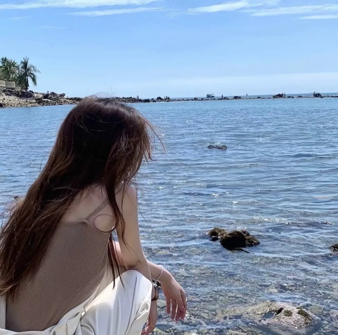 拿针的女孩